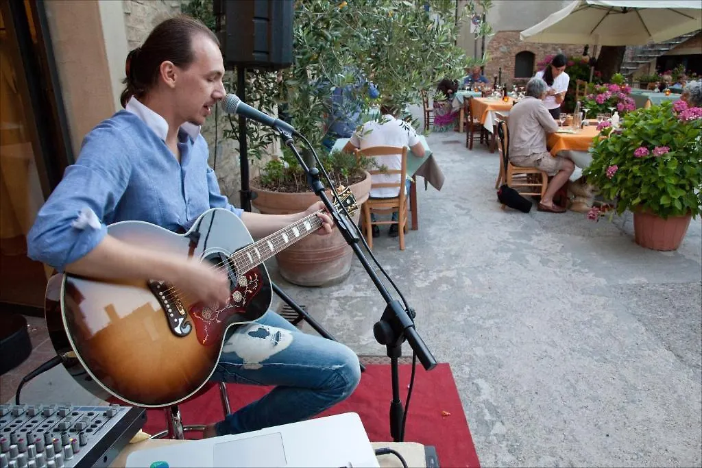 Le Vecchie Cantine Guest House Chianni Italy